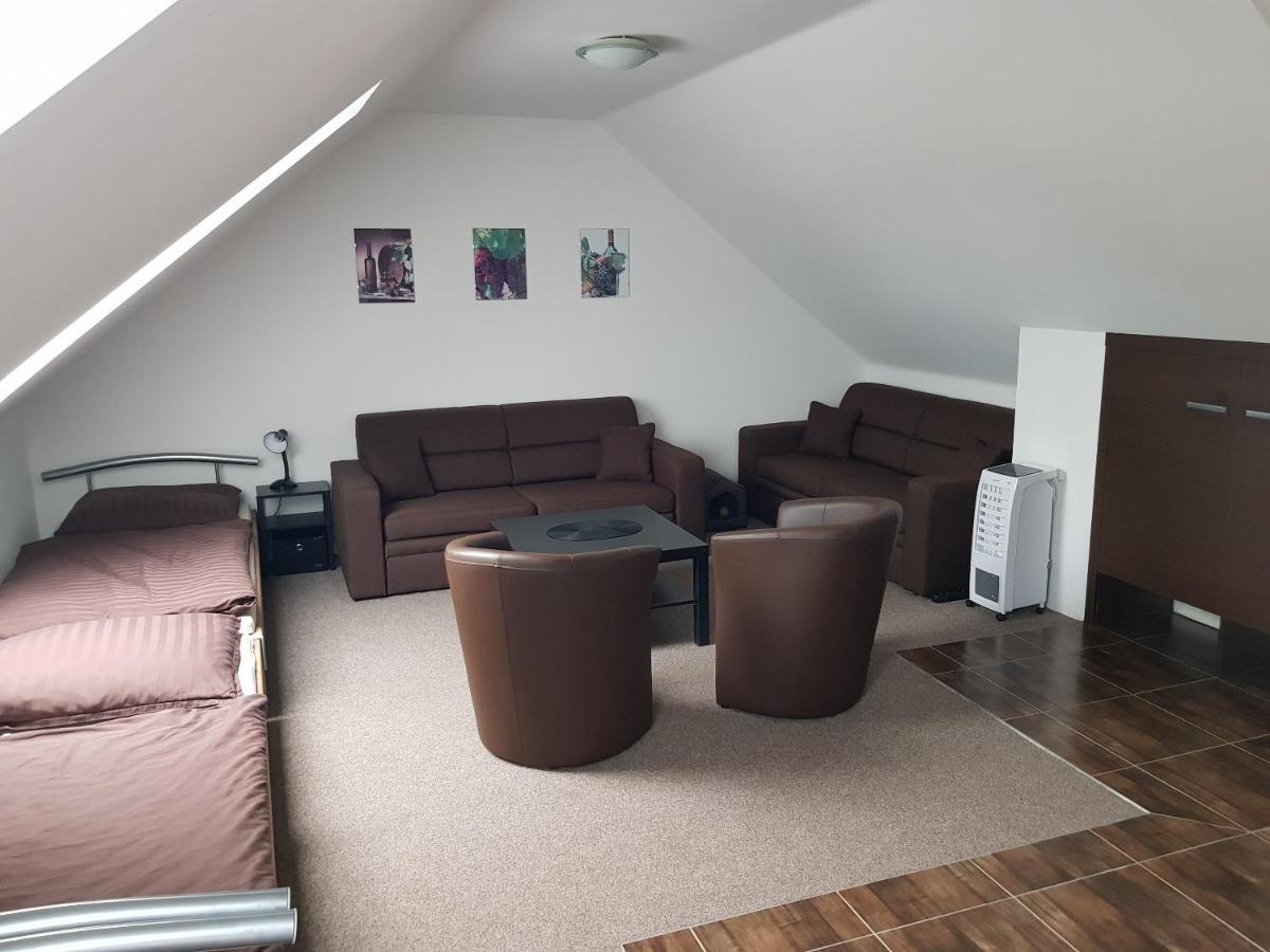 Sklep U Cejku Villa Mutěnice Exteriör bild