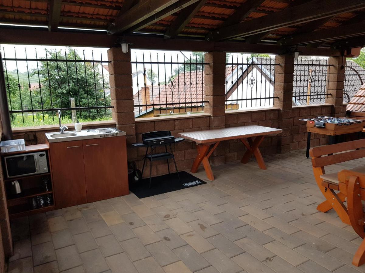 Sklep U Cejku Villa Mutěnice Exteriör bild