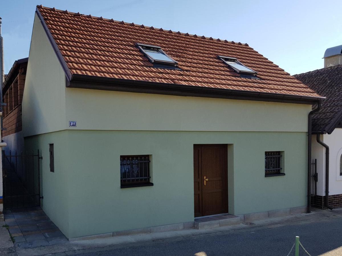 Sklep U Cejku Villa Mutěnice Exteriör bild